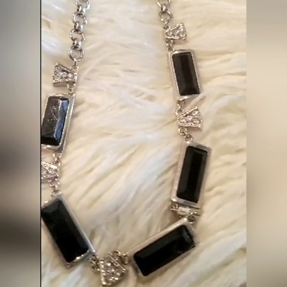 ✨Cubed Black Crystal Dant Chain Necklace. 🌴 - Picture 4 of 6